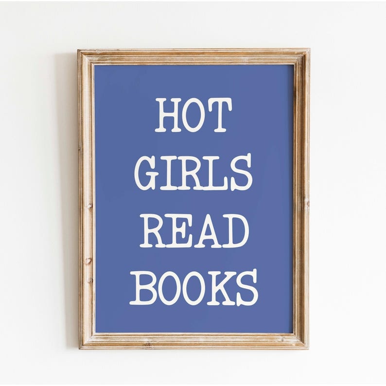 Постер - "HOT GIRLS READ BOOKS"